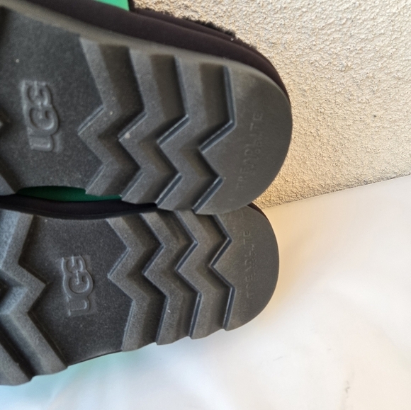 UGG Maxi Graphic Platform Slide Sandals  Black/Emerald Green Size 7 - Picture 12 of 14